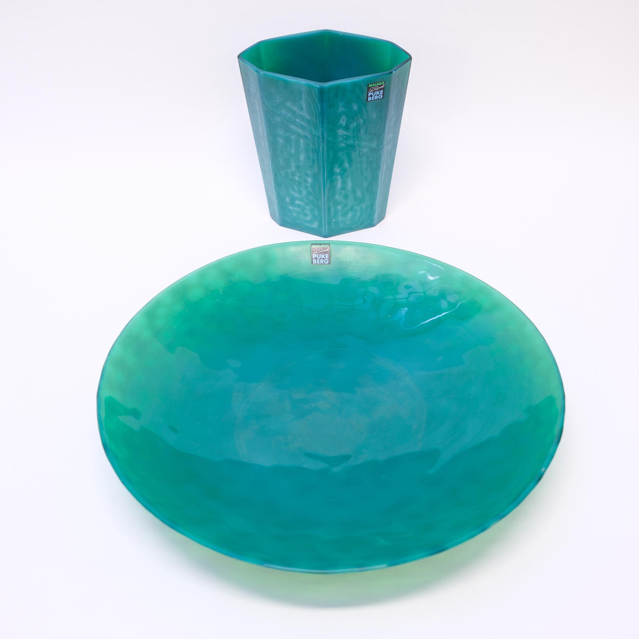 EVA ENGLUND. PUKEBERG, VASE AND DISH " MALAKIT ".