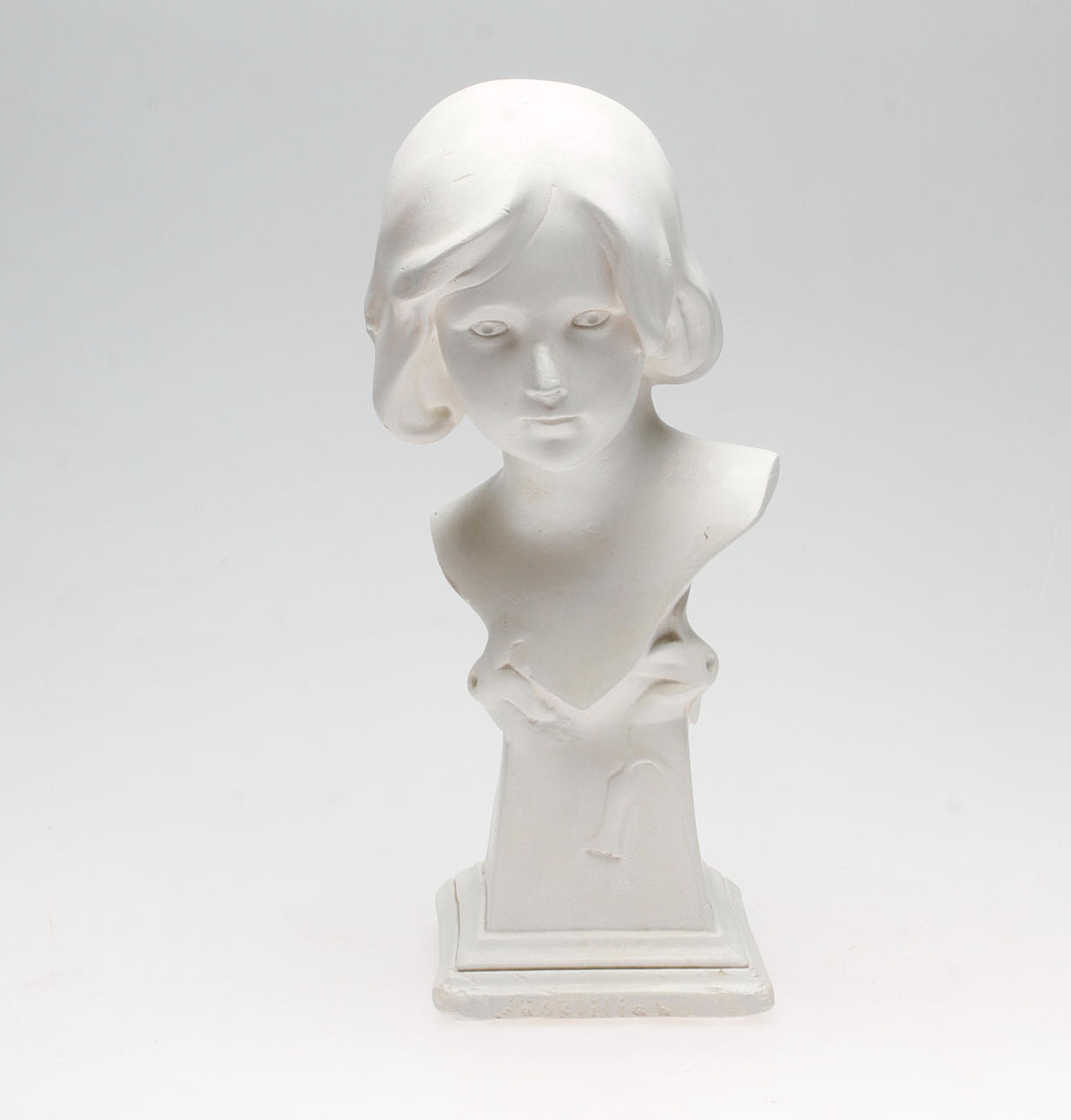 OIDENTIFIERAD KONSTNÄR. Byst, gips, monogramsignerad EE.