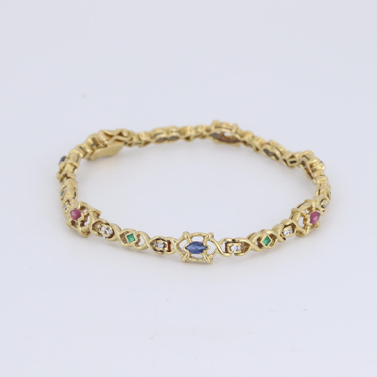 18CT DIAMOND SET BRACELET.