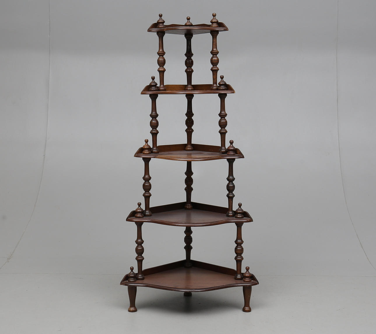 ATENIENNHYLLA, 1900-tal.