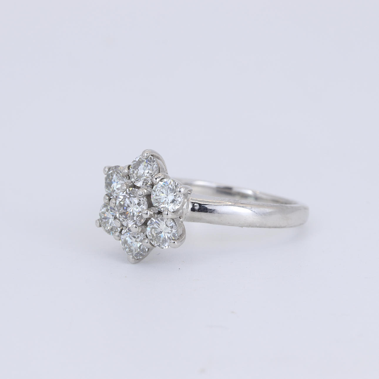 1.44CT DIAMOND SET RING.