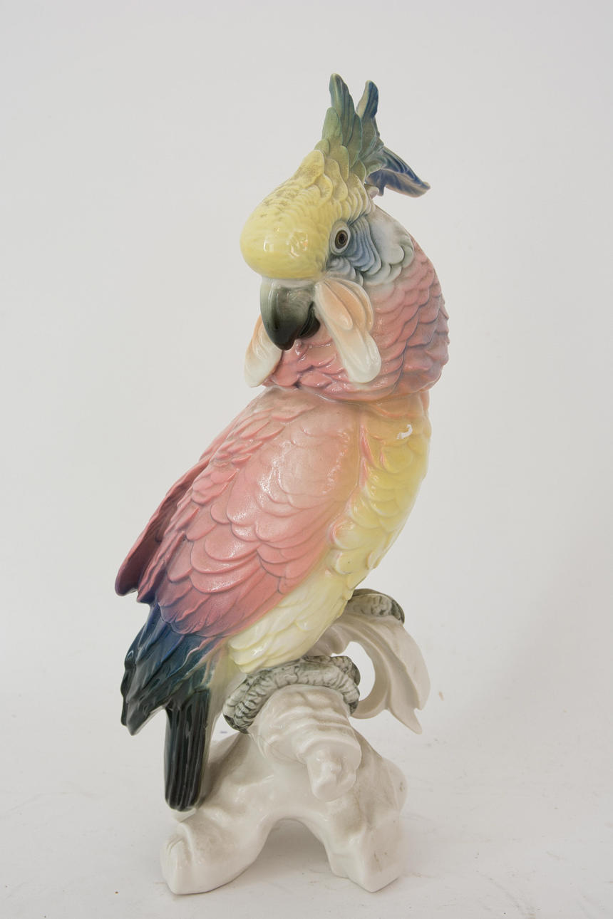 KARL ENS VOLKSTEDT. En porslin kakadua.