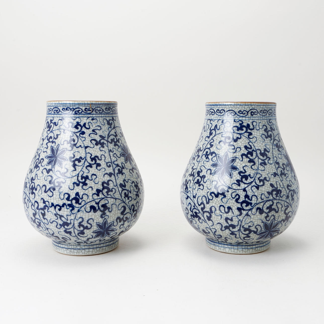 VASES/URNS, a pair, porcelain, China.