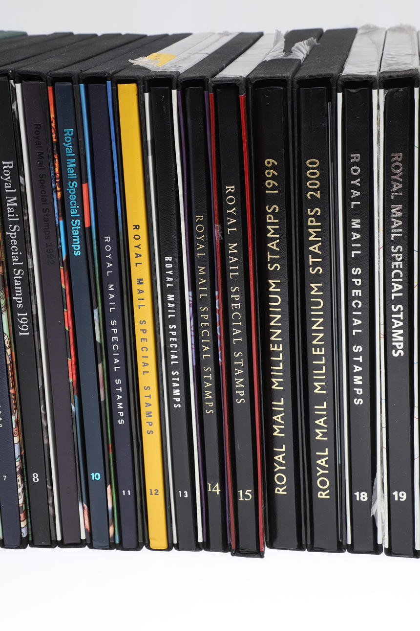 LARGE SET OF ROYAL MAIL YEARBOOKS & GREAT BRITAIN STOCK BOOKS. Coins ...