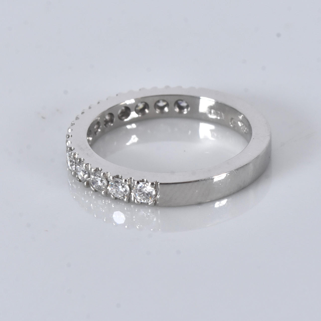 HALF ETERNITY RING, diamonds 0.55ct, platinum.
