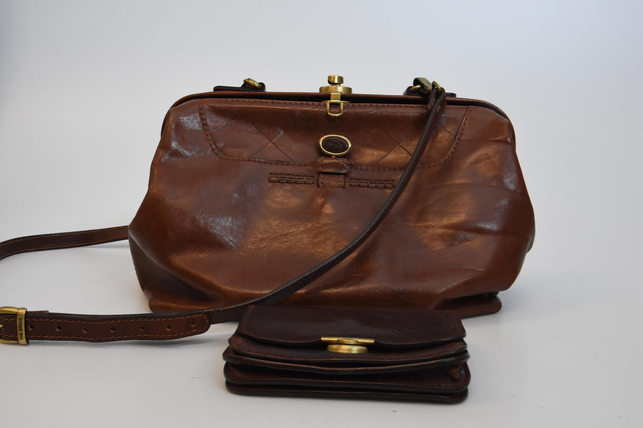 VÄSKA, PLÅNBOK, skinn " The Bridge ".