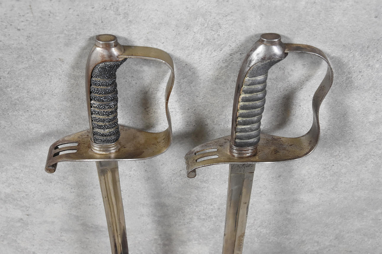 SLÄPSABLAR, 2 st Österrike, Solingen, W Beck & Schne Wien.