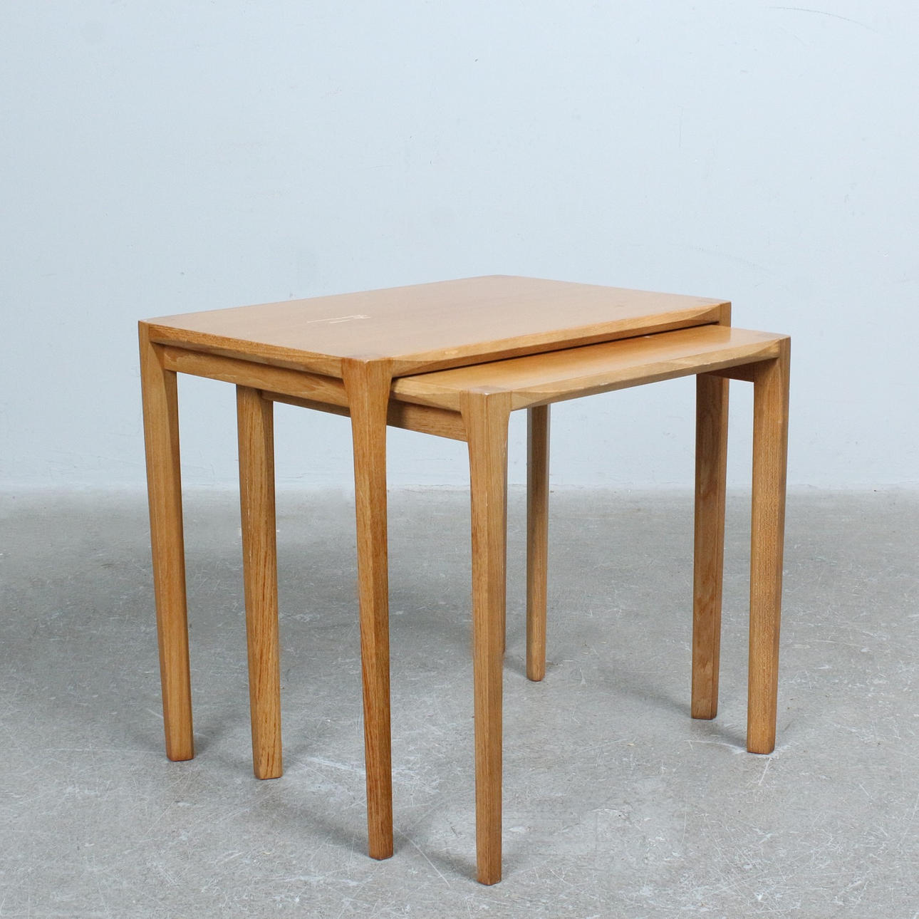 REX RAAB for WILHELM RENZ. Two nesting tables / side tables, 1950s.