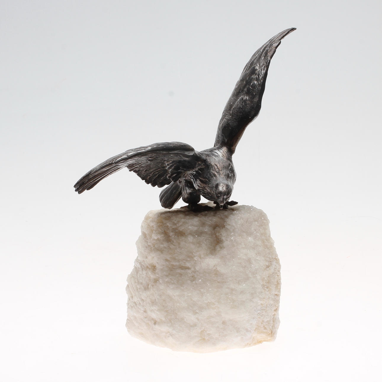 OIDENTIFIERAD KONSTNÄR. Skulptur, metall och sten, signerad NS.