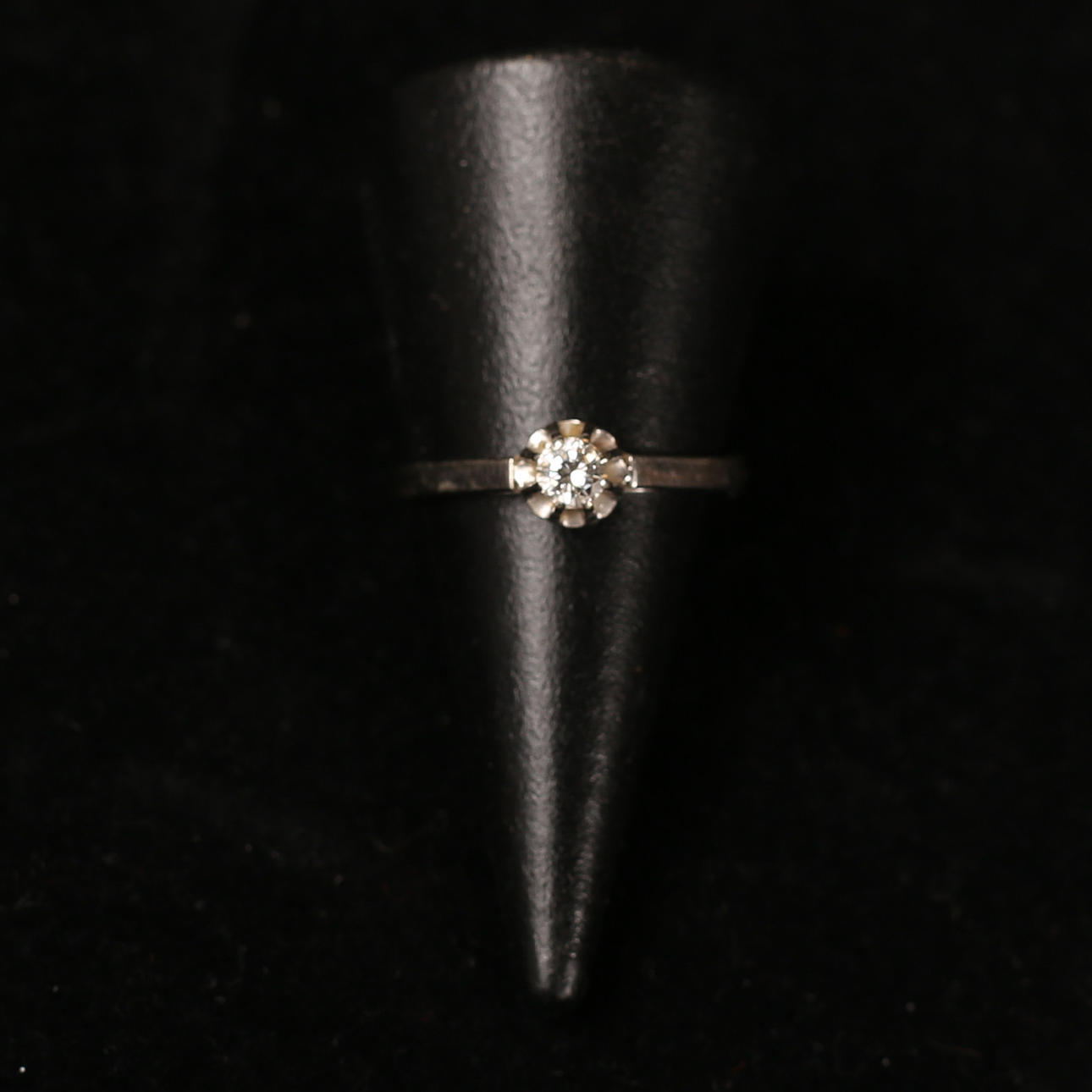 RING, 18k gold with diamond approx. 0.16 ct.