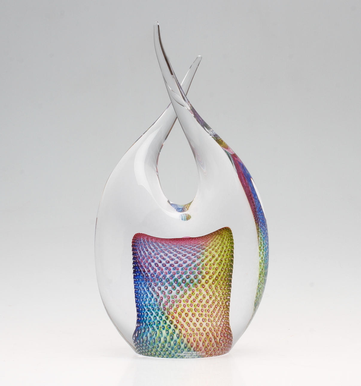 SKULPTUR, "Milos", glas, Mikael Axenbrant, Strömbergshyttan, studioglas, signerad och 2004.