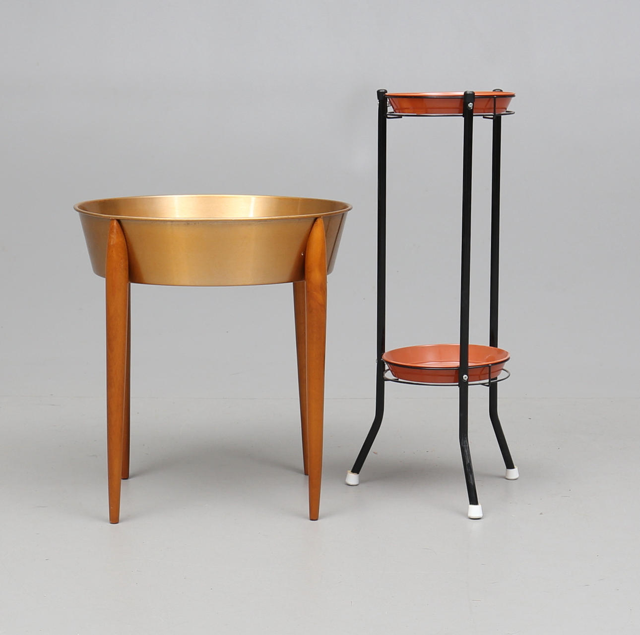 BLOMBORD, 2 st, 1900-talets mitt.