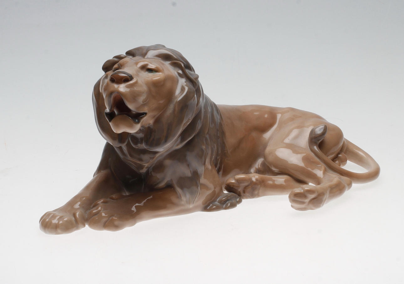 FIGURIN, porslin, Lauritz Jensen, Royal Copenhagen, signerad.