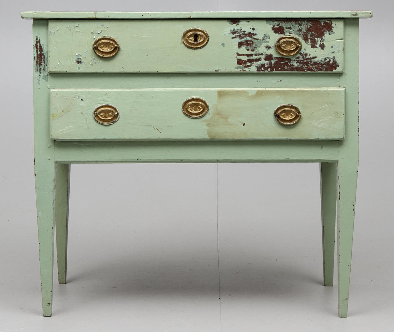 BORD, 1800-talets början. Underliggande röd originalmålning.