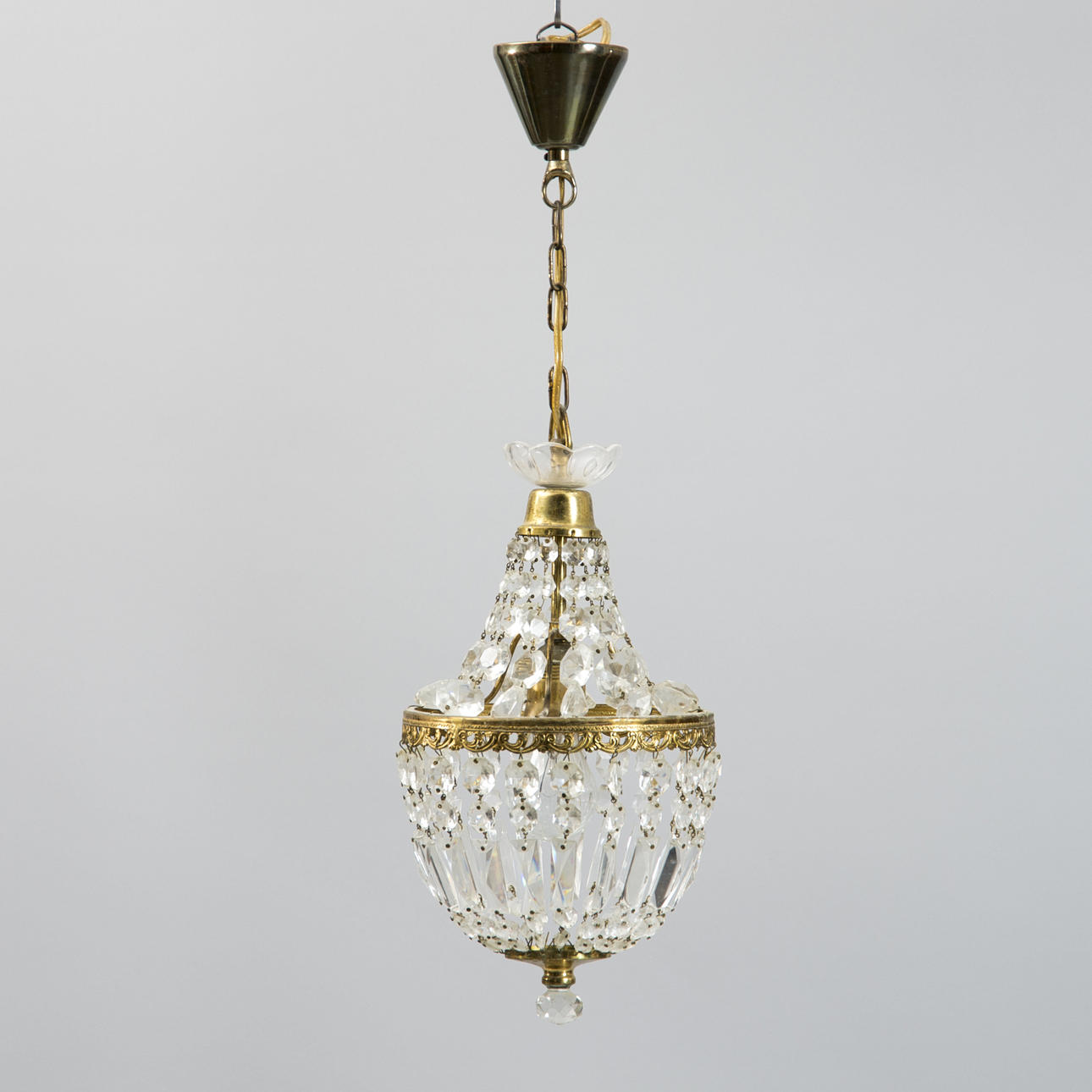 TAKLAMPA med prismor, sent 1900-tal.
