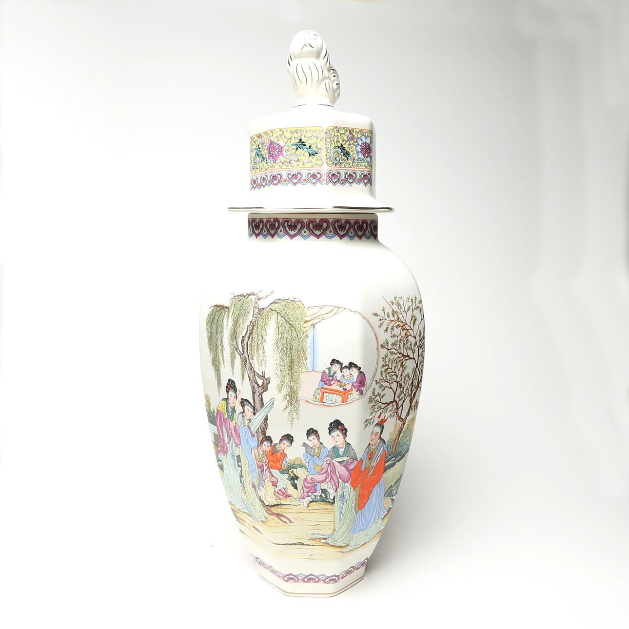 LIDDED URN, porcelain, likely China, modern.