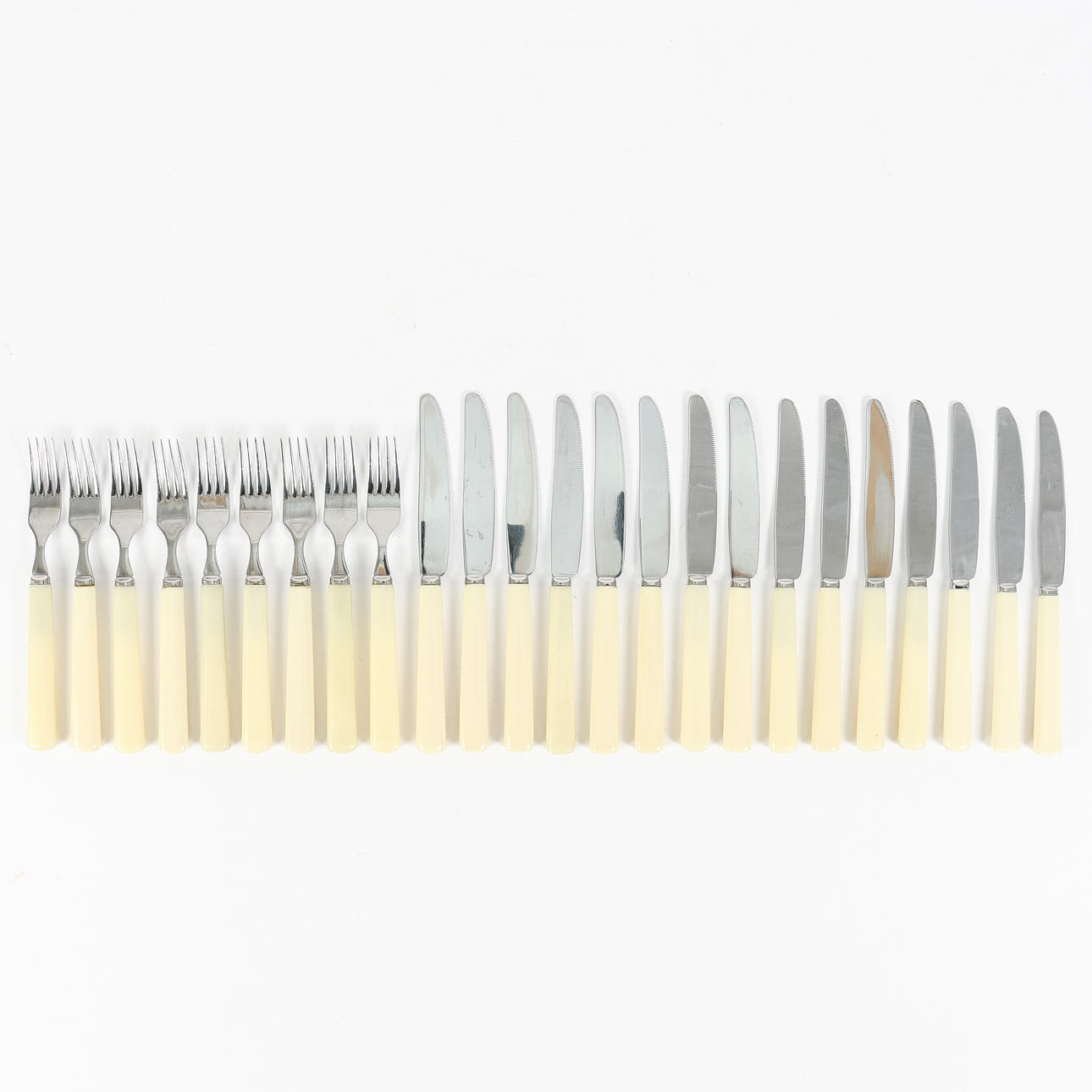 SANDWICH CUTLERY.