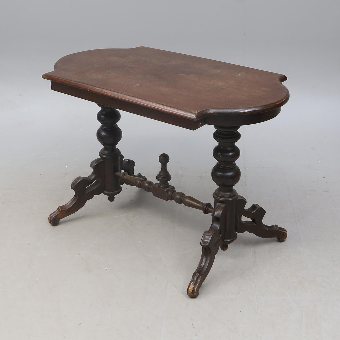 TABLE, oak, late 19th century.