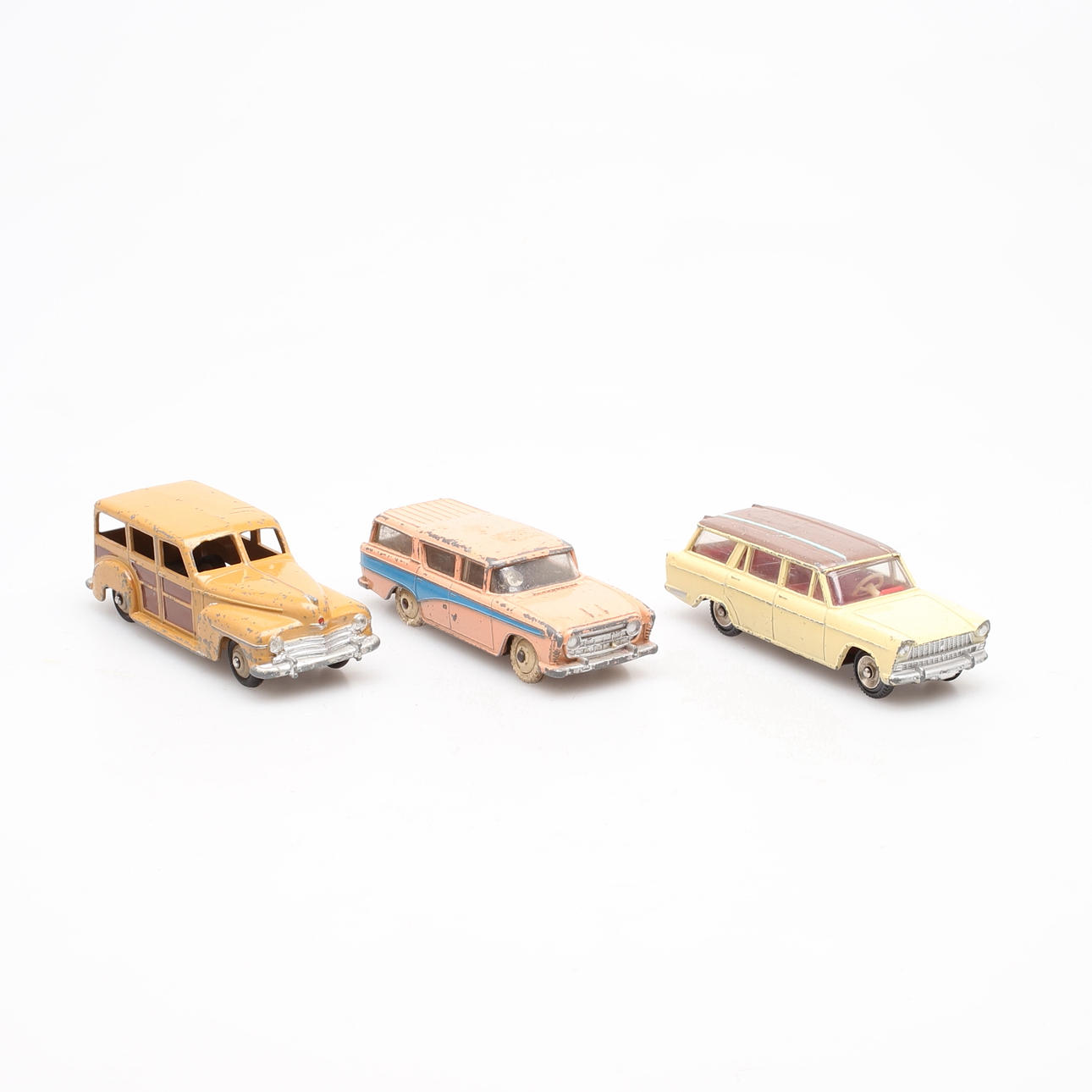 LEKSAKSBILAR, 3 st, Stationsvagnar, Dinky Toys, England.
