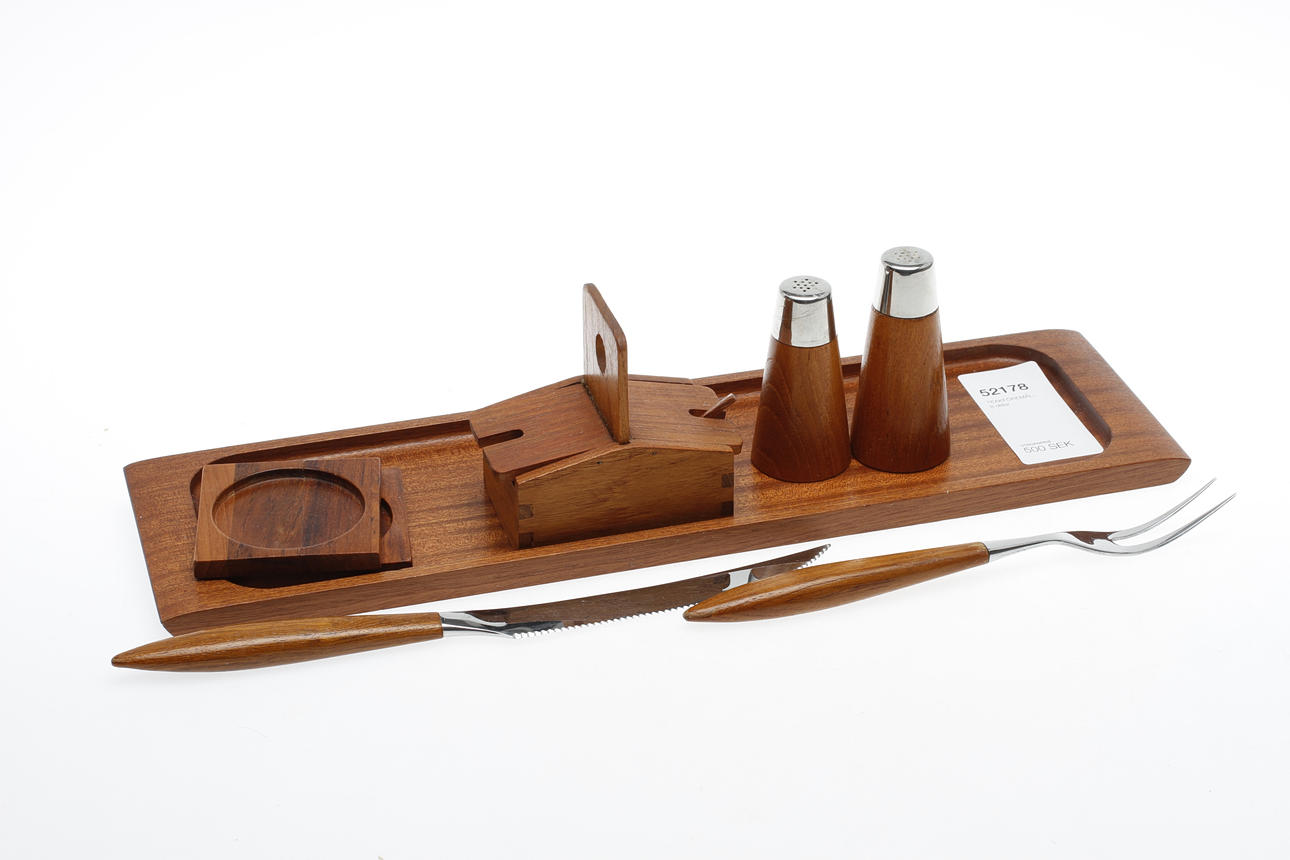 TEAKFÖREMÅL, 8 delar.