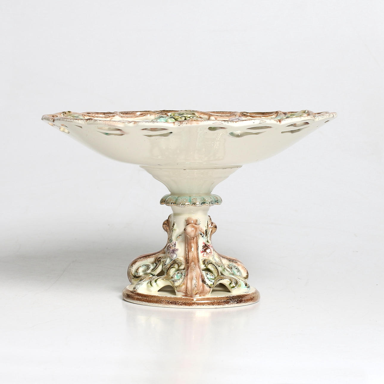 KAKFAT på FOT, flintgods, majolika, Villeroy & Boch, Tyskland, 1900-talets första hälft.