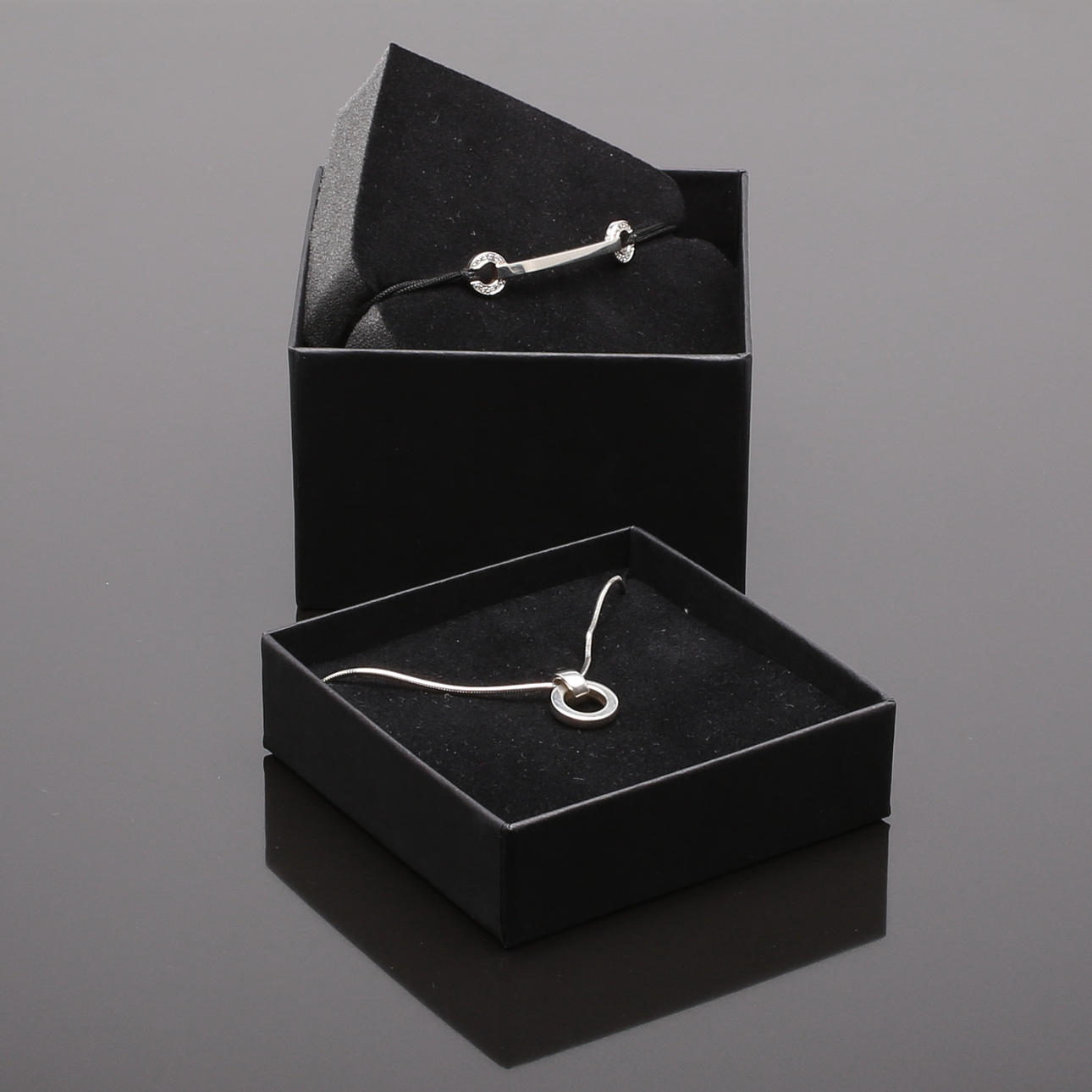 ARMBAND och HÄNGE MED KEDJA, silver och diamanter, Efva Attling, "Bianca & Stars" och "From Here To Eternity".