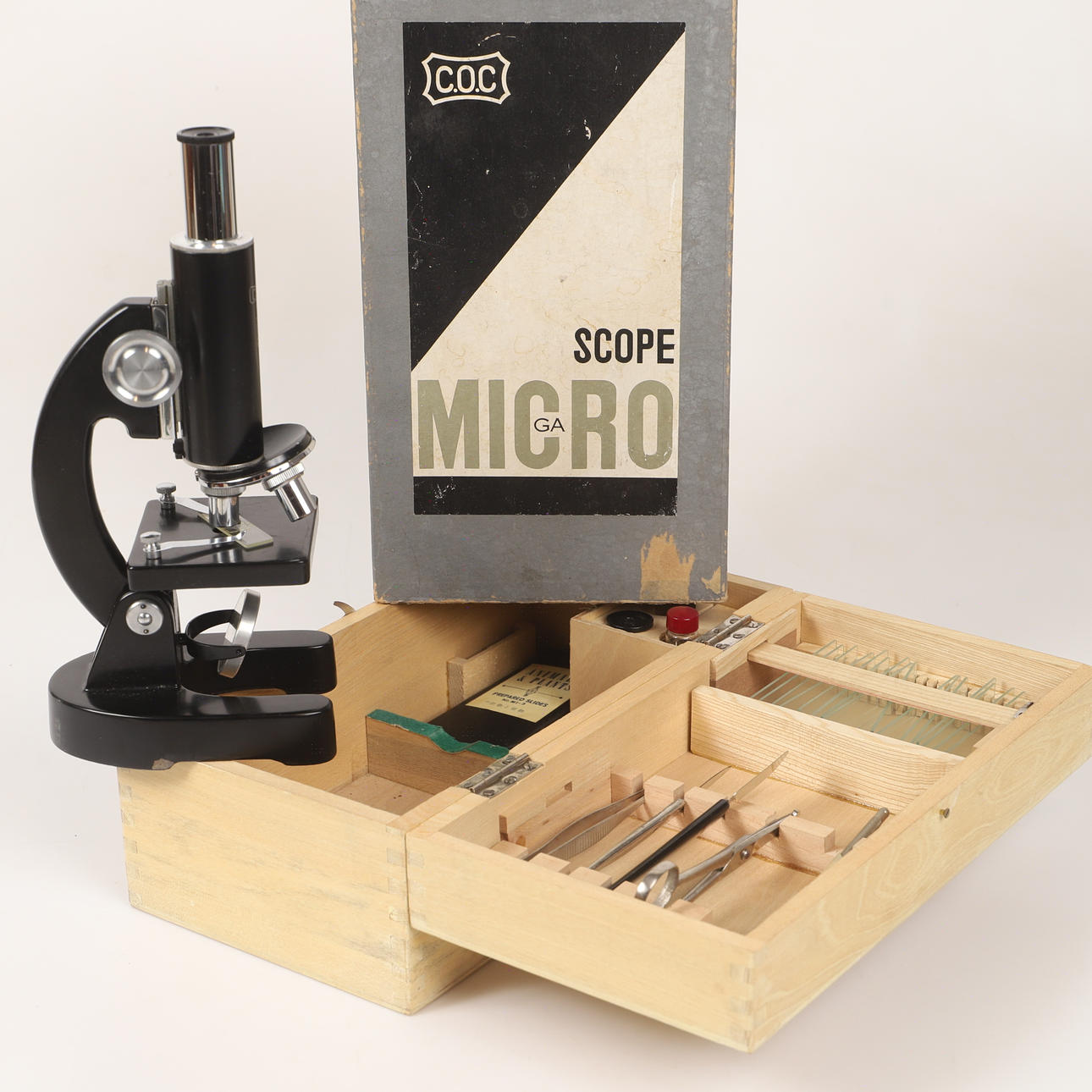 MICROSCOPE, Carton Optical Co., Japan.