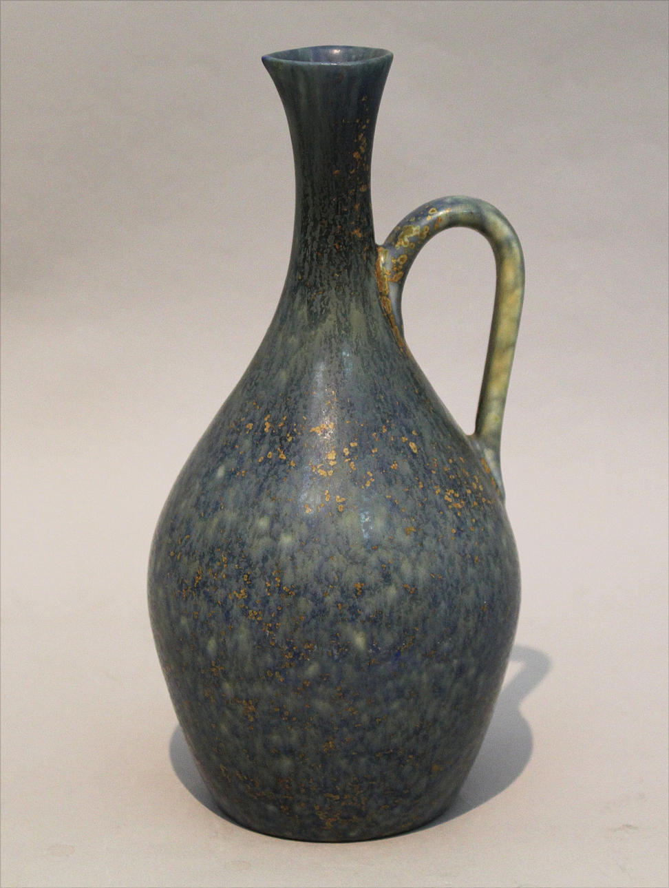 CARL HARRY STÅHLHANE. KANNA i stengods blågrå glasyr. Signerad CHS, Rörstrand.