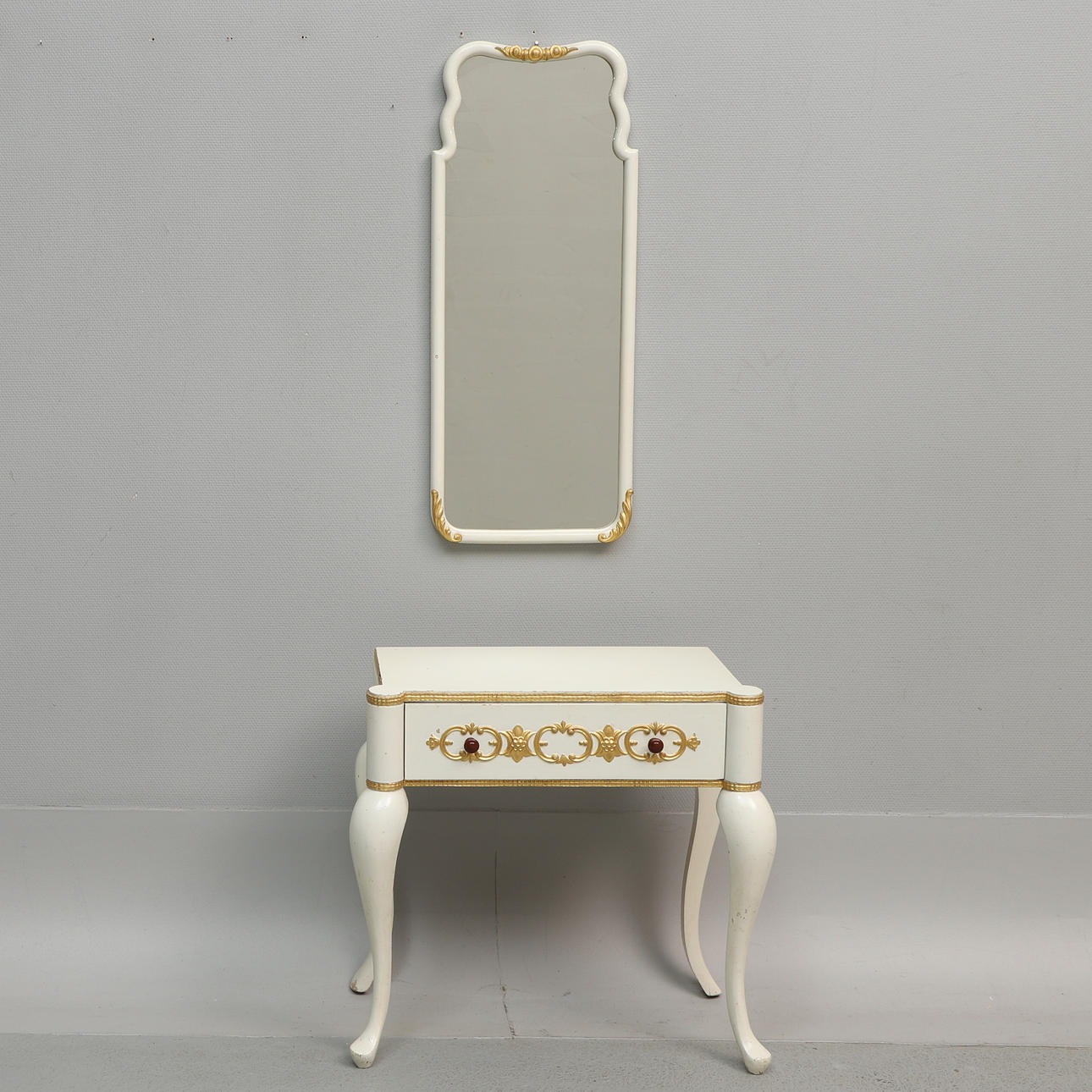 MIRROR & TABLE, painted wood, Rococo style, 20th century.