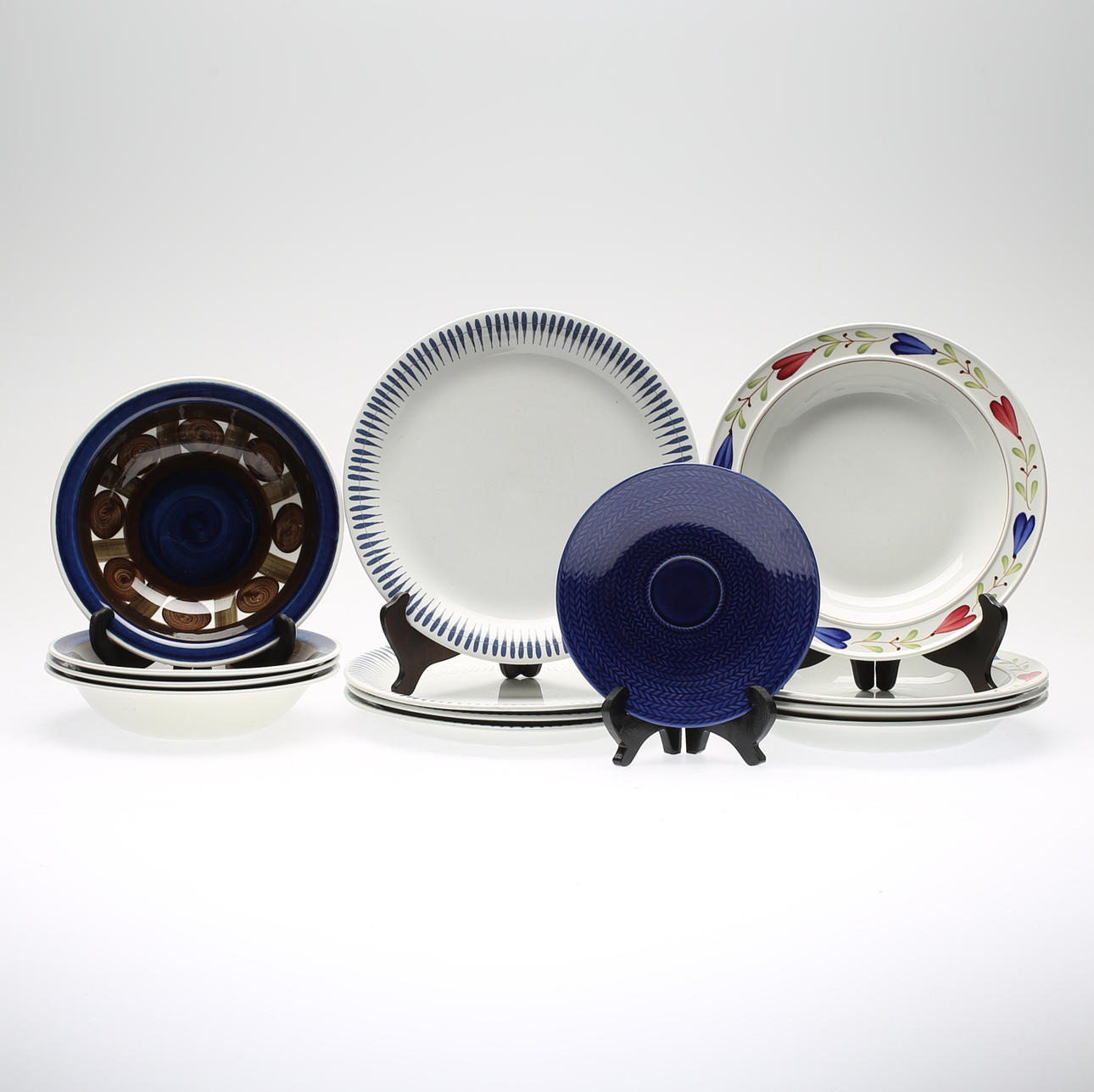 TALLRIKAR, 12 st (4+4+4), Gustavsberg och Rörstrand.