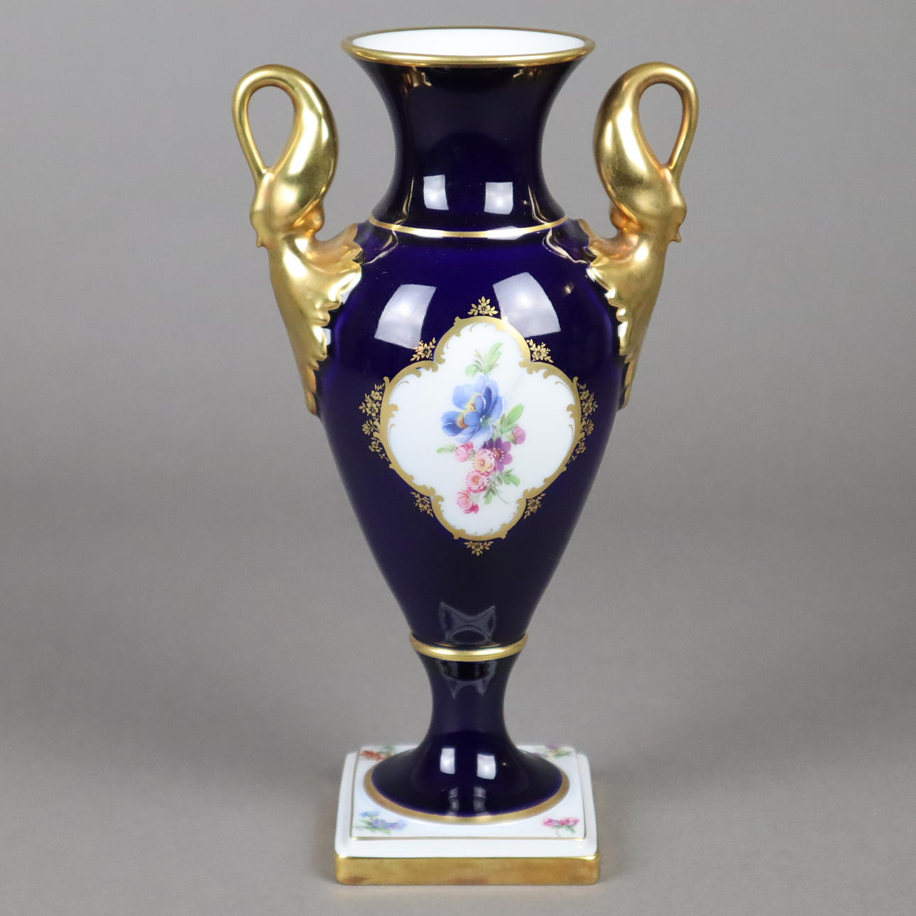 SWAN NECK VASE "MANUETT" - AK Kaiser.