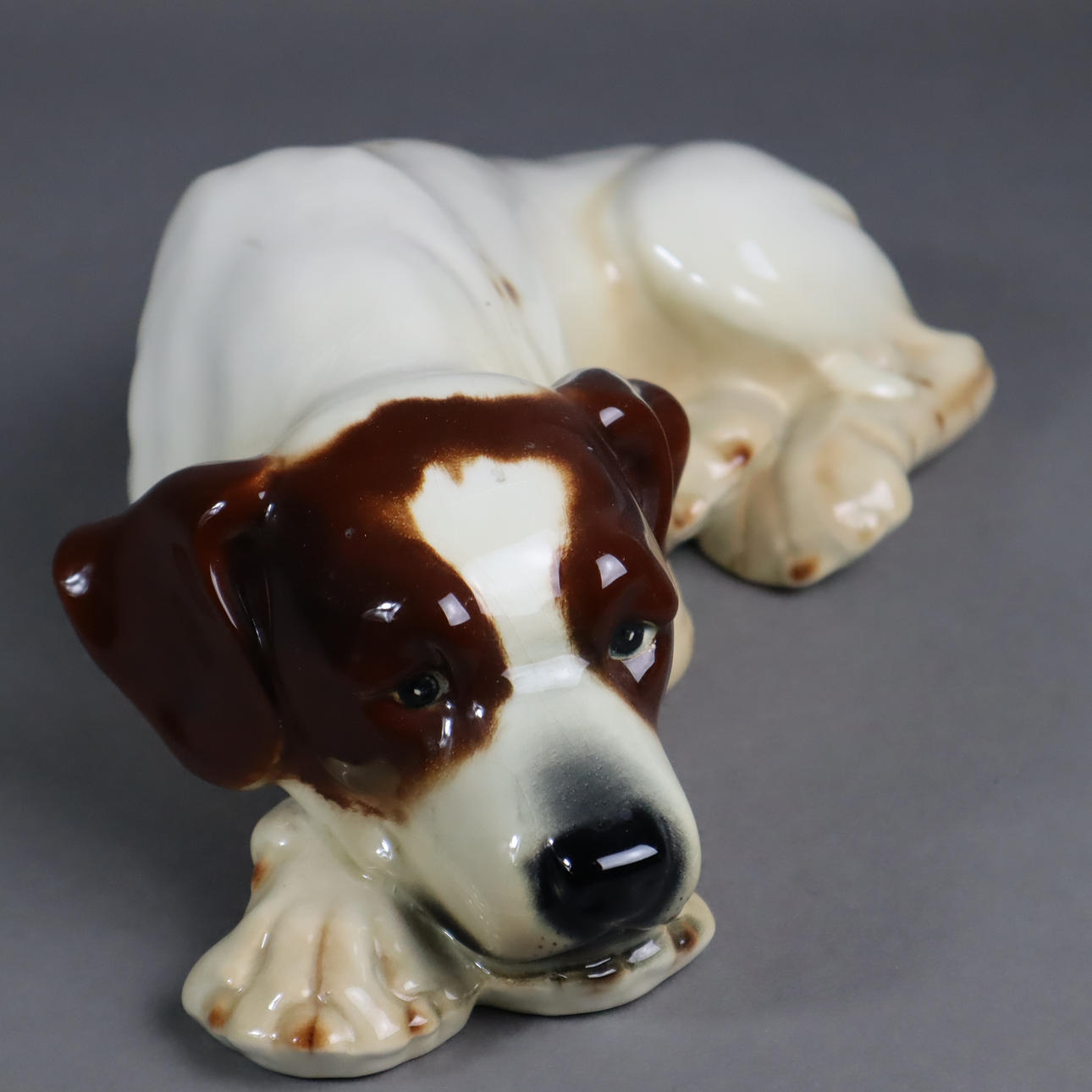 Animal figure "LIEGENDER SPANIEL" - Goebel, ceramic.