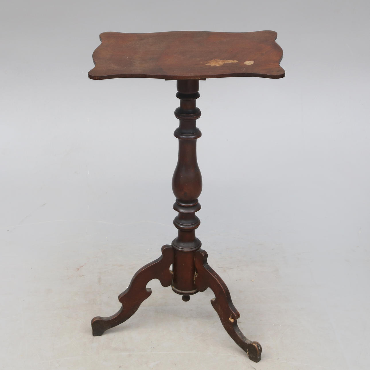 MINI PEDESTAL TABLE, 19th century.