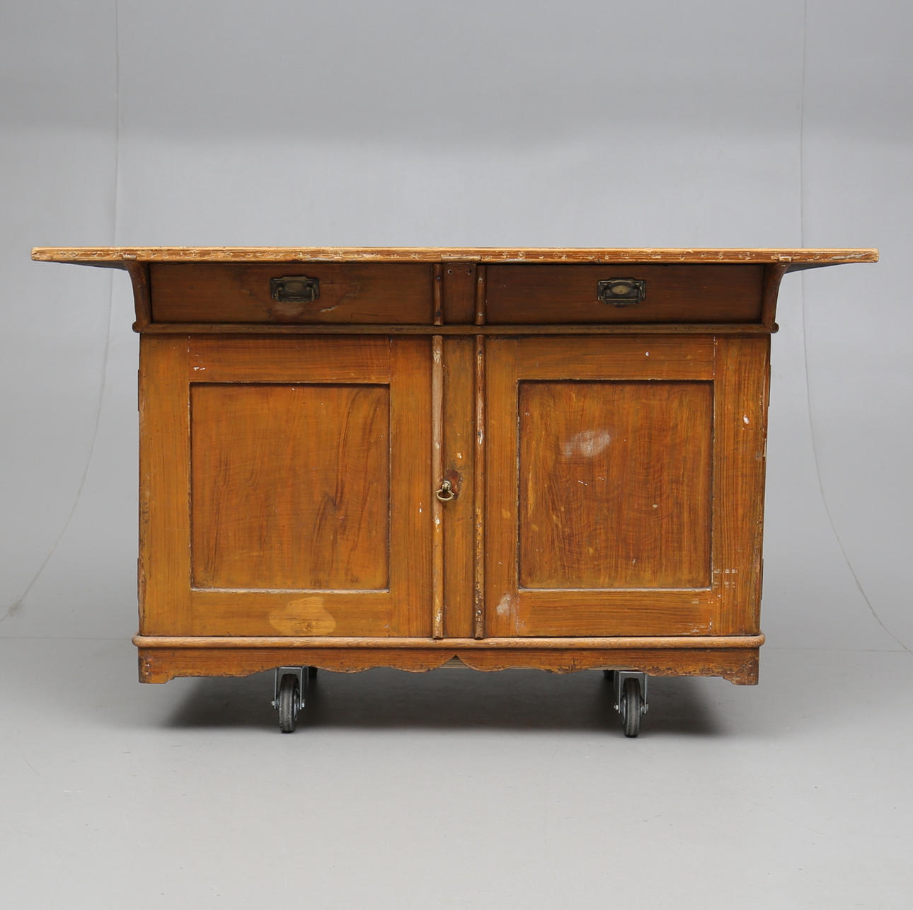 SKÅP/BÄNK 1800-talets andra hälft.