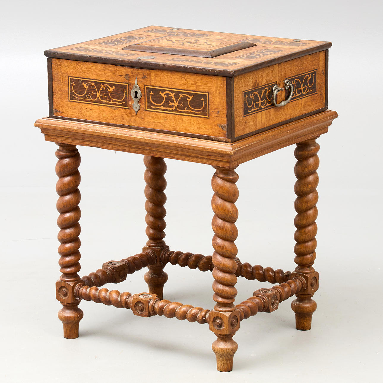 NIGHTSTAND, likely Småland. 18th century.