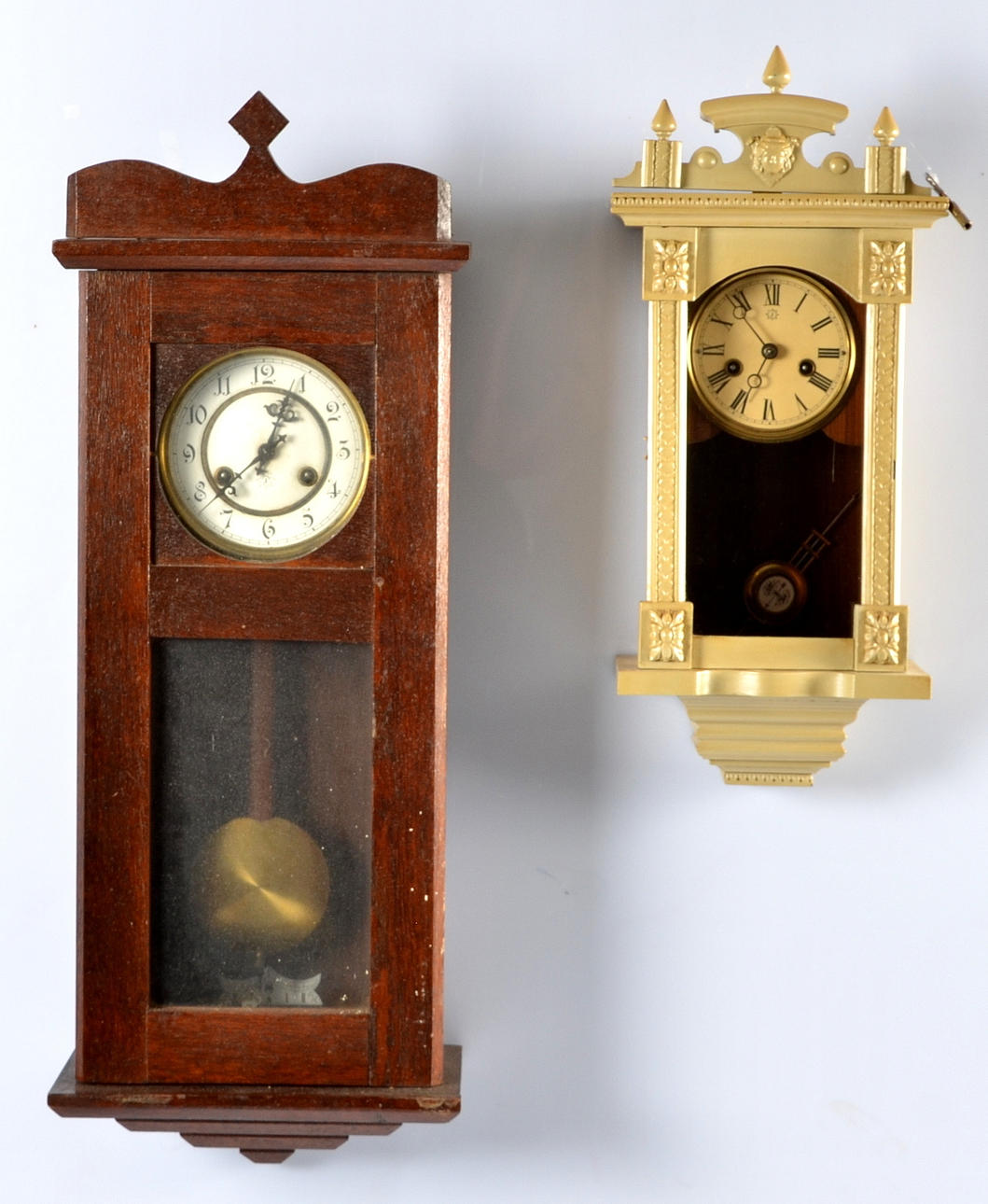 VÄGGUR, 2 st, bl a Junghans, 1900-tal.