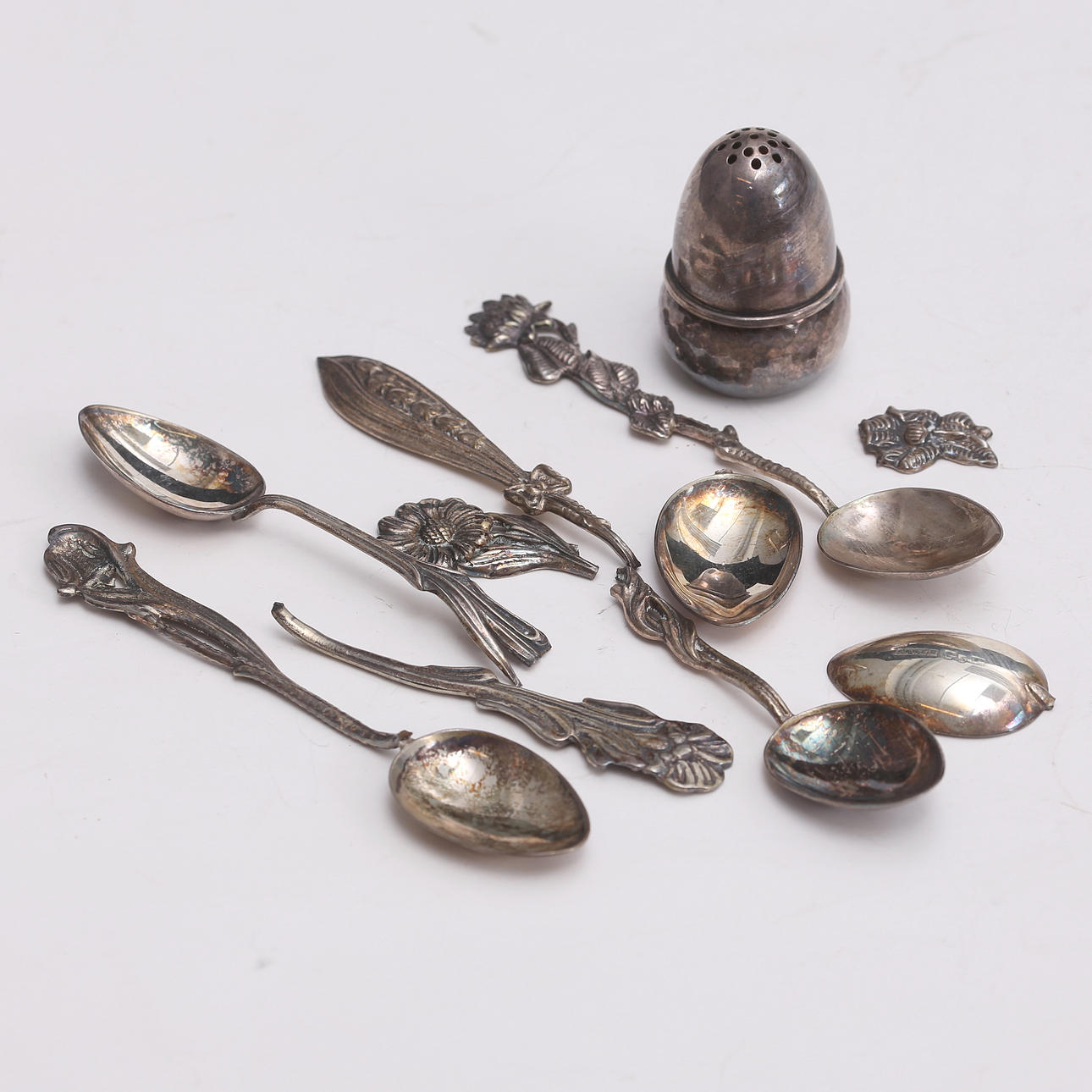 SCRAP SILVER, 66 grams.