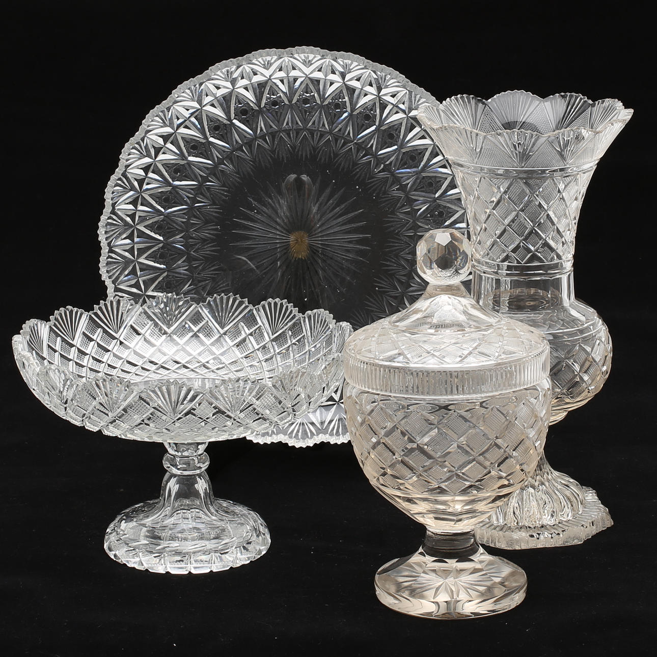 SKÅLAR, VAS, LOCKSKÅL, 4 delar, slipat glas, 1900-talets första hälft.