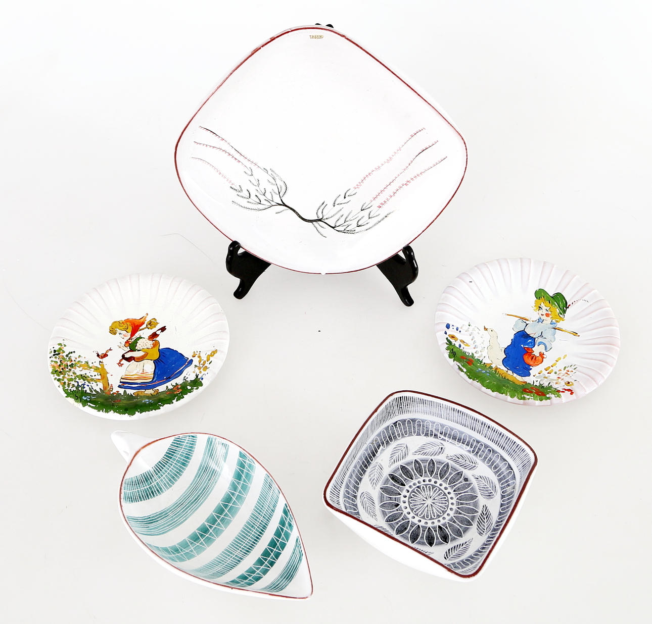 FAT samt SKÅLFAT, keramik, Mari Simmulson samt Ingrid Atterberg, Upsala Ekeby, 1950/60-tal.