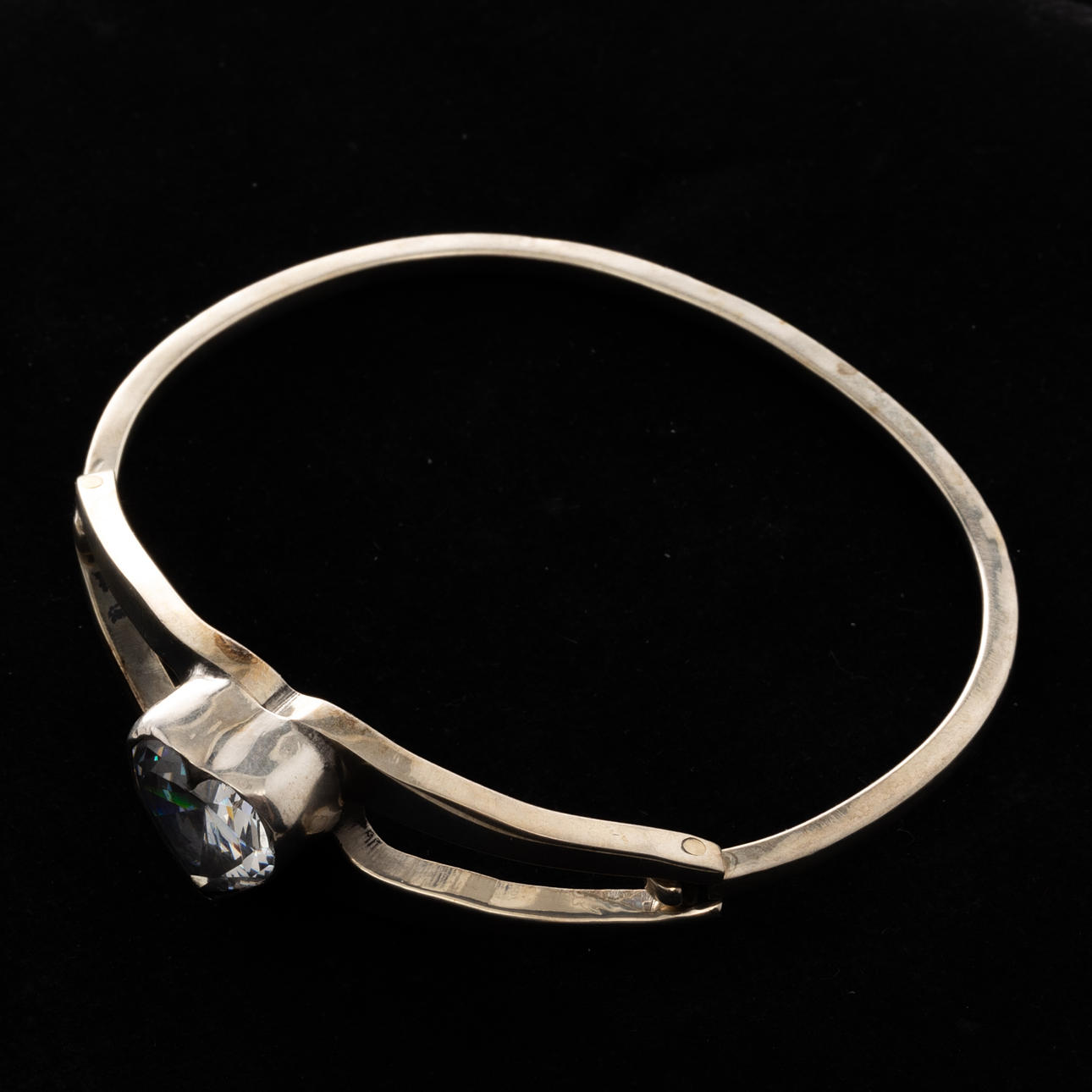 BANGLE, Sterling silver, cubic zirconia.