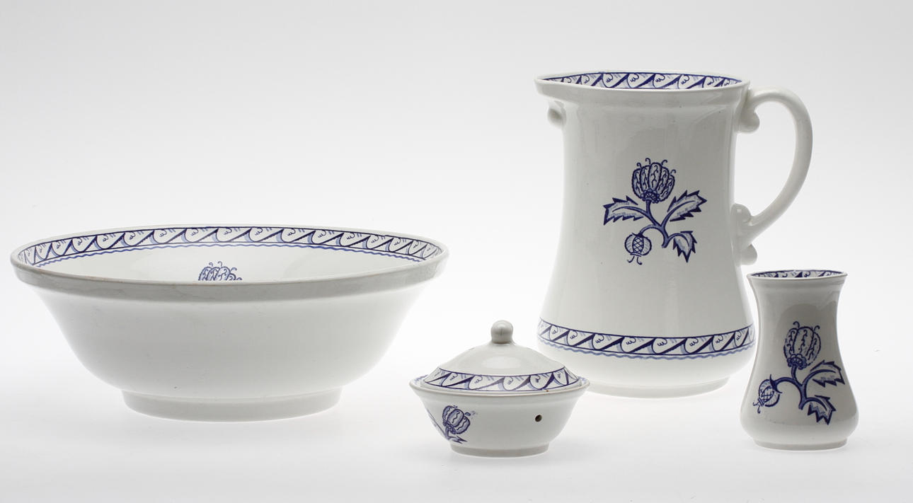 TVÄTTSERVIS, 4 delar, flintgods, "Tistel", Wilhelm Kåge, Gustafsberg.