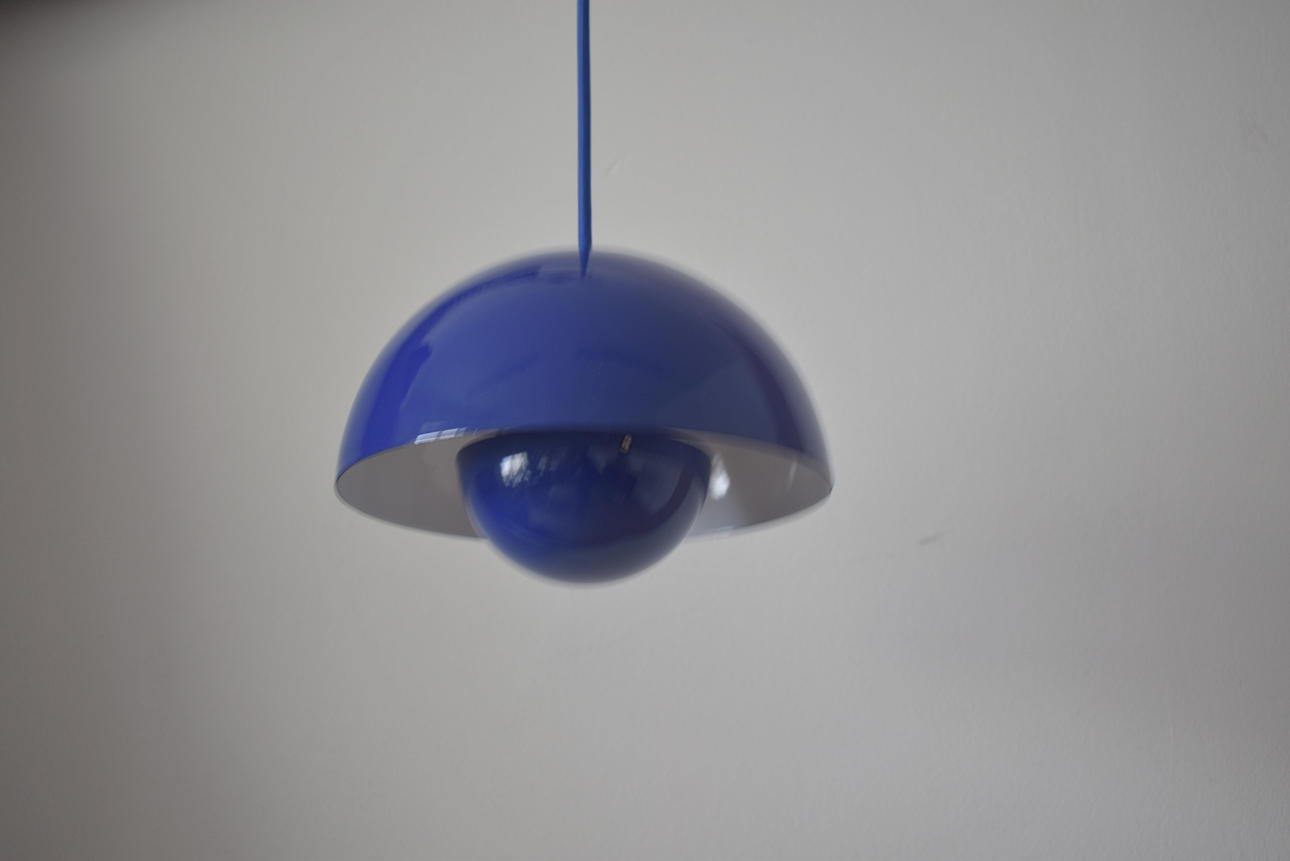VERNER PANTON. Blå blomkruka lampa, 1900-tal.