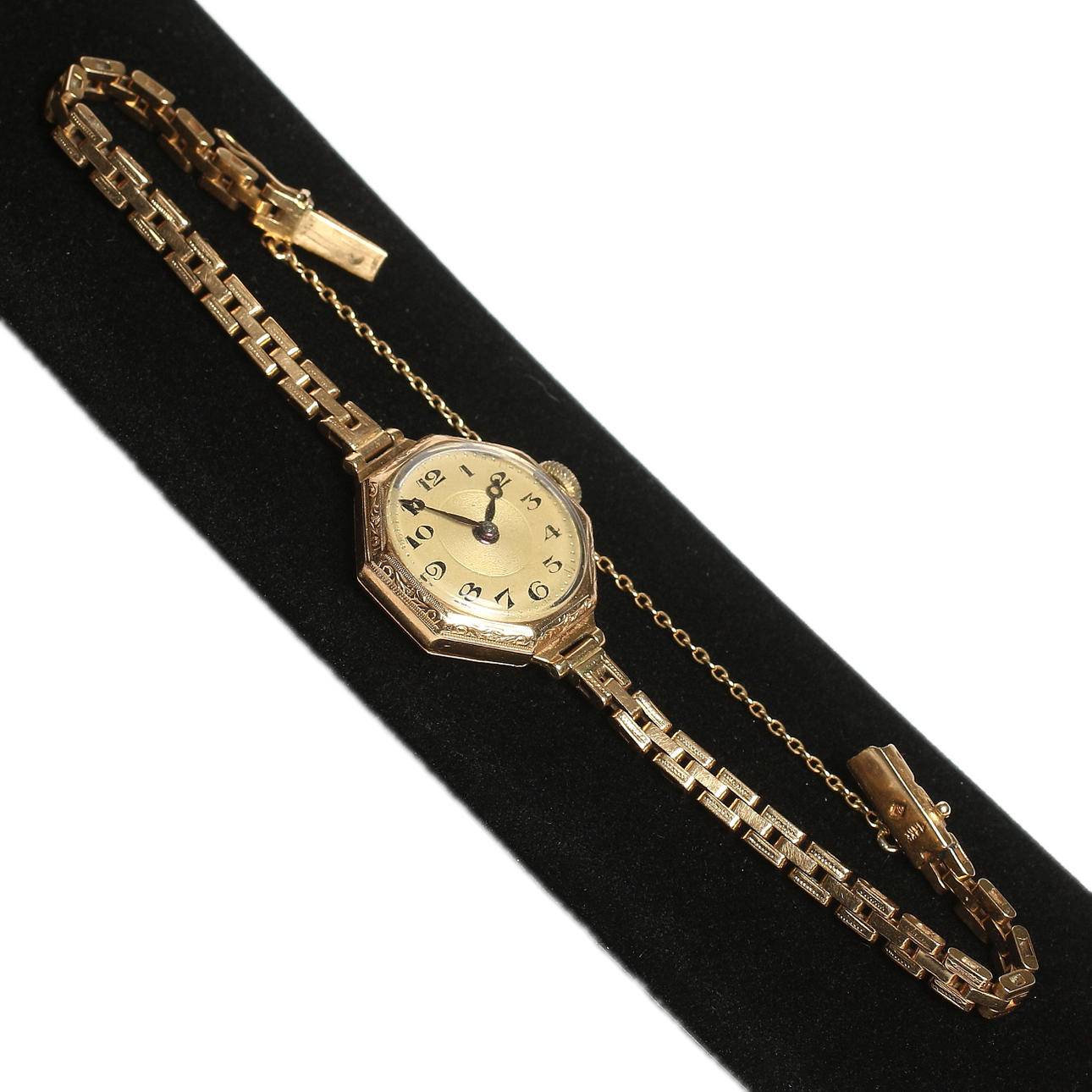 ARMBANDSUR, 18k guld, 1900-talet. Total vikt 20 gram.
