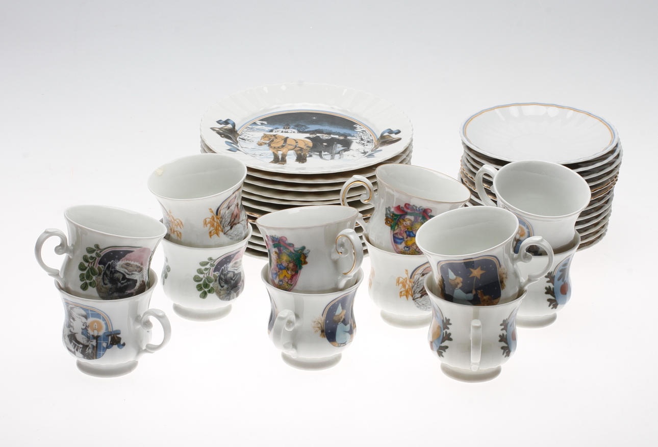 KAFFESERVISDELAR, årskoppar, 24 delar. Porslin, Fyrklövern, 1970/80-tal.
