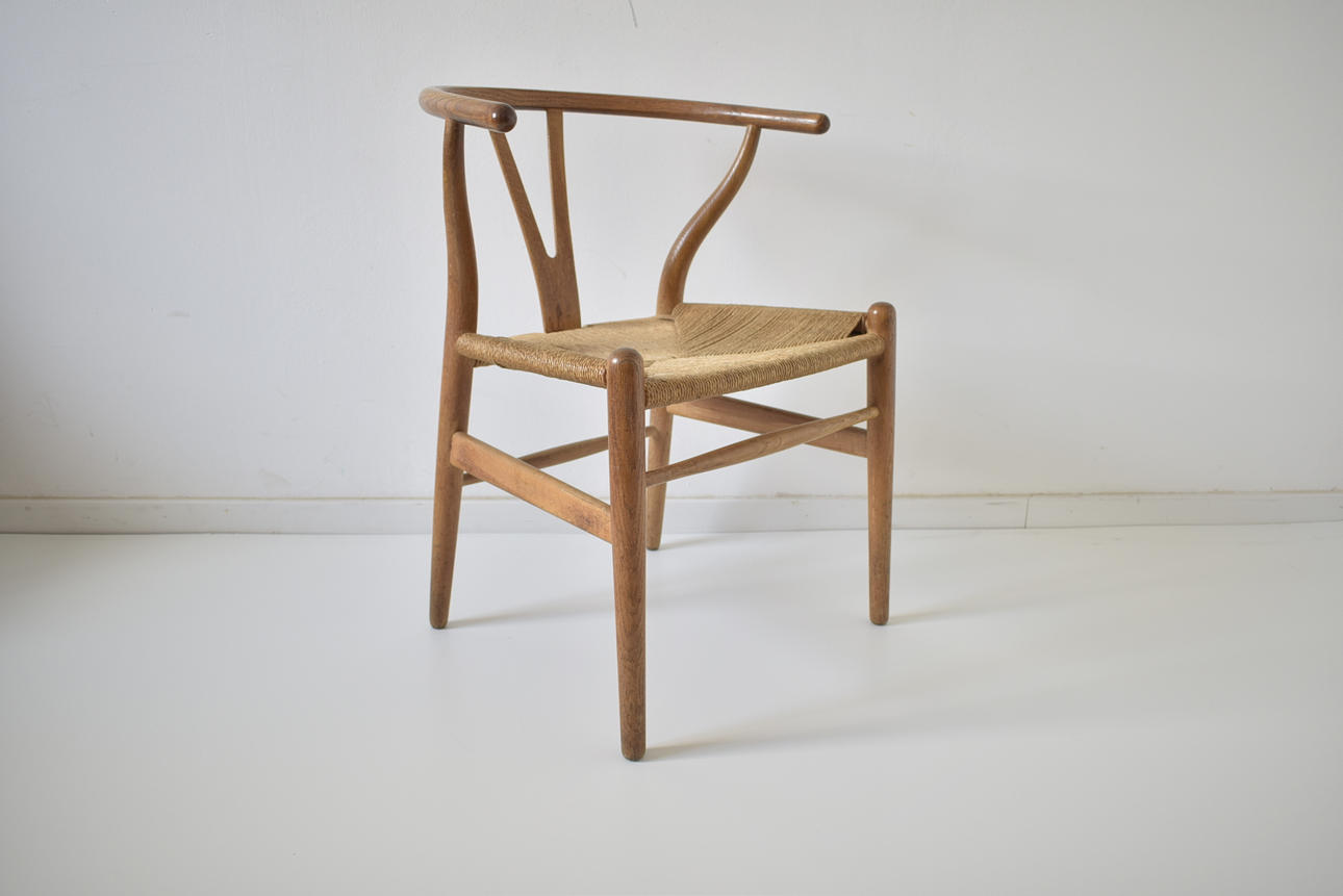 HANS J. WEGNER. Y Stol i ek, 1900-tal.