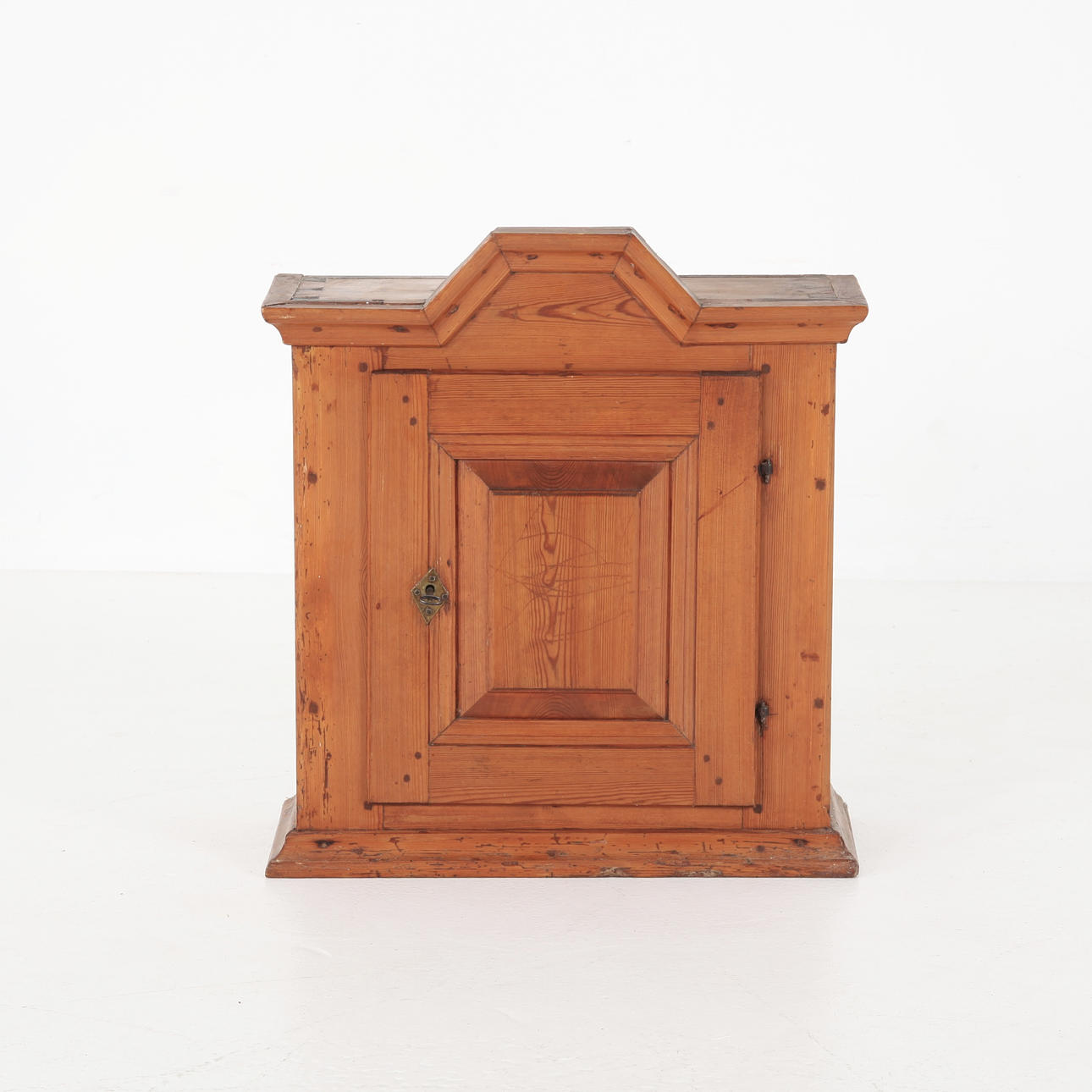 WALL CABINET, pine, Sweden 19th century.
