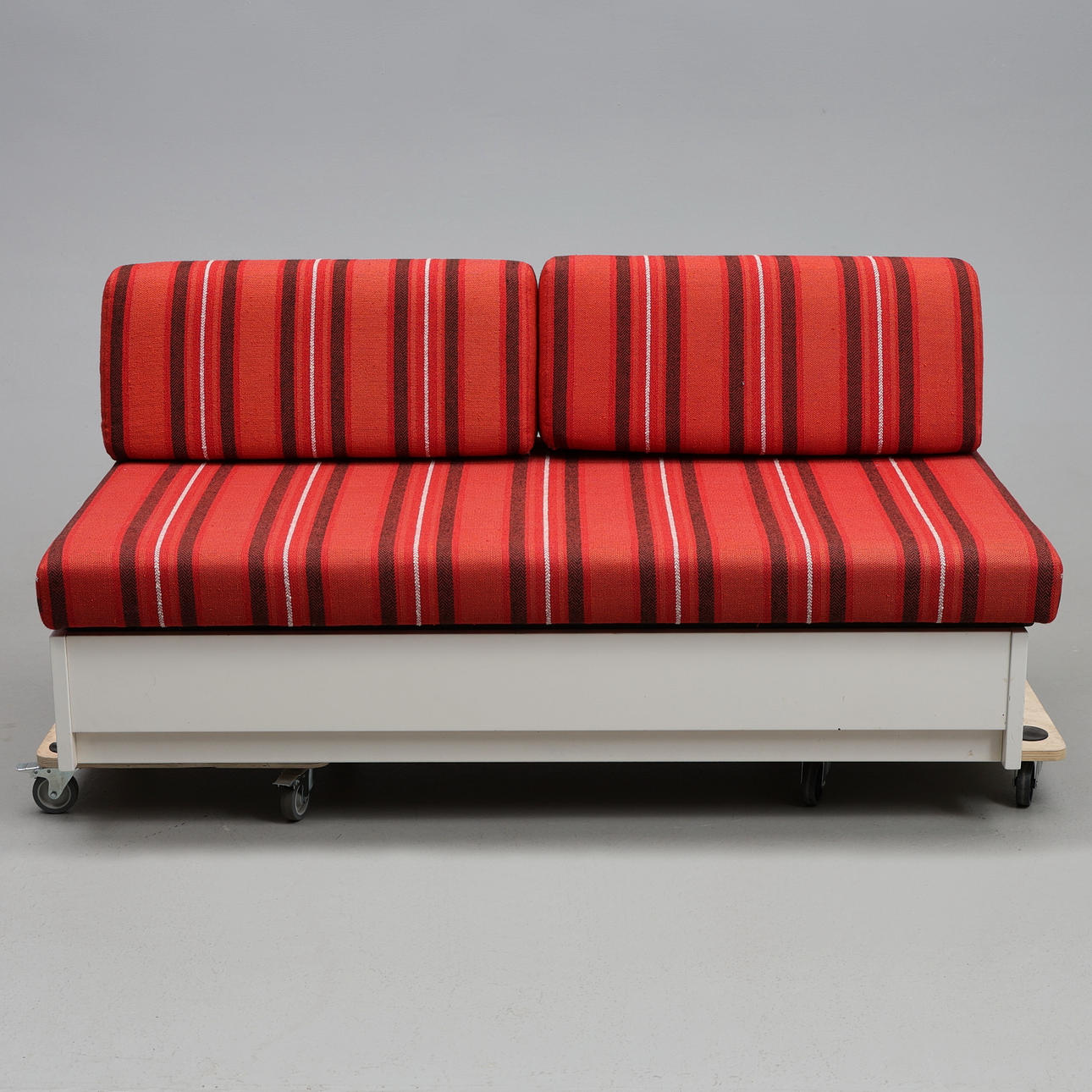 DAYBED. 1970s.