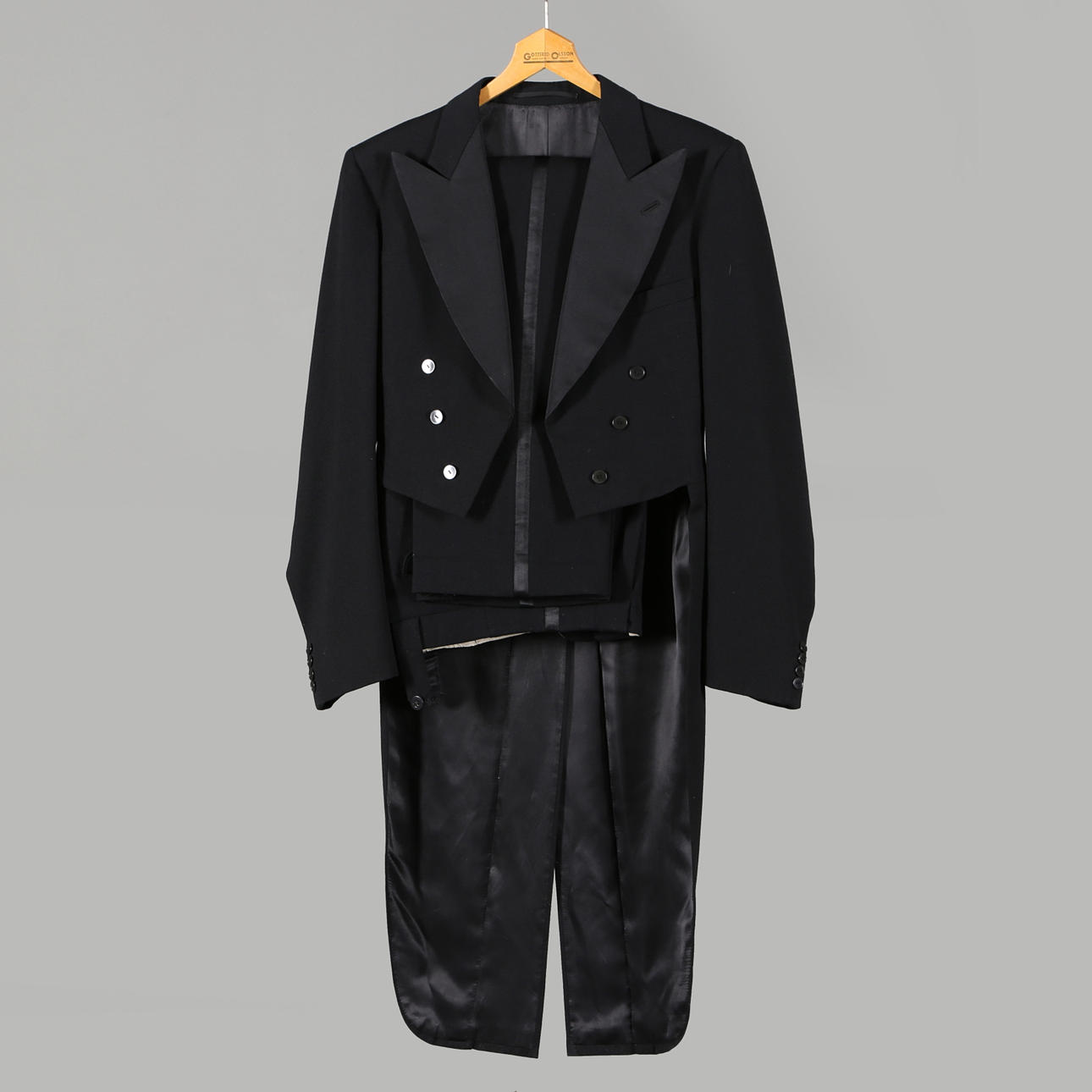 FRACK SAMT CYLINDERHATT, Paul U. Bergströms A-B Stockholm, b, 1900-talets första hälft.