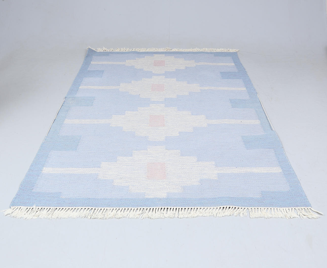 CARPET, Röllakan, approx. 233x164 cm.