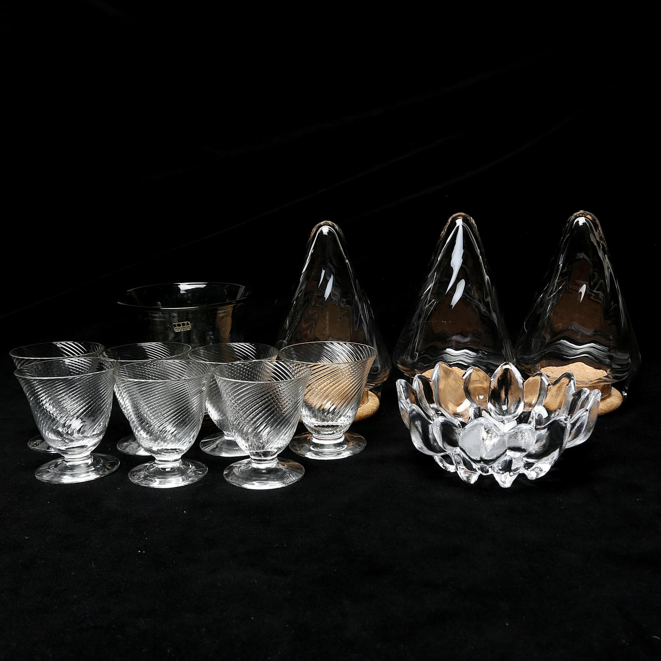 GLASS OBJECTS 12 pcs, including Boda.